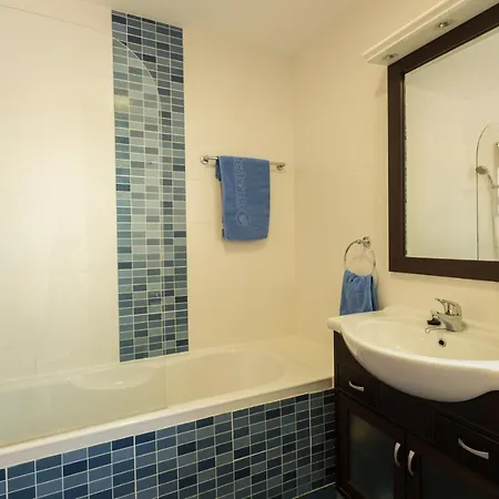 Erisa Ii 托雷莫利诺斯